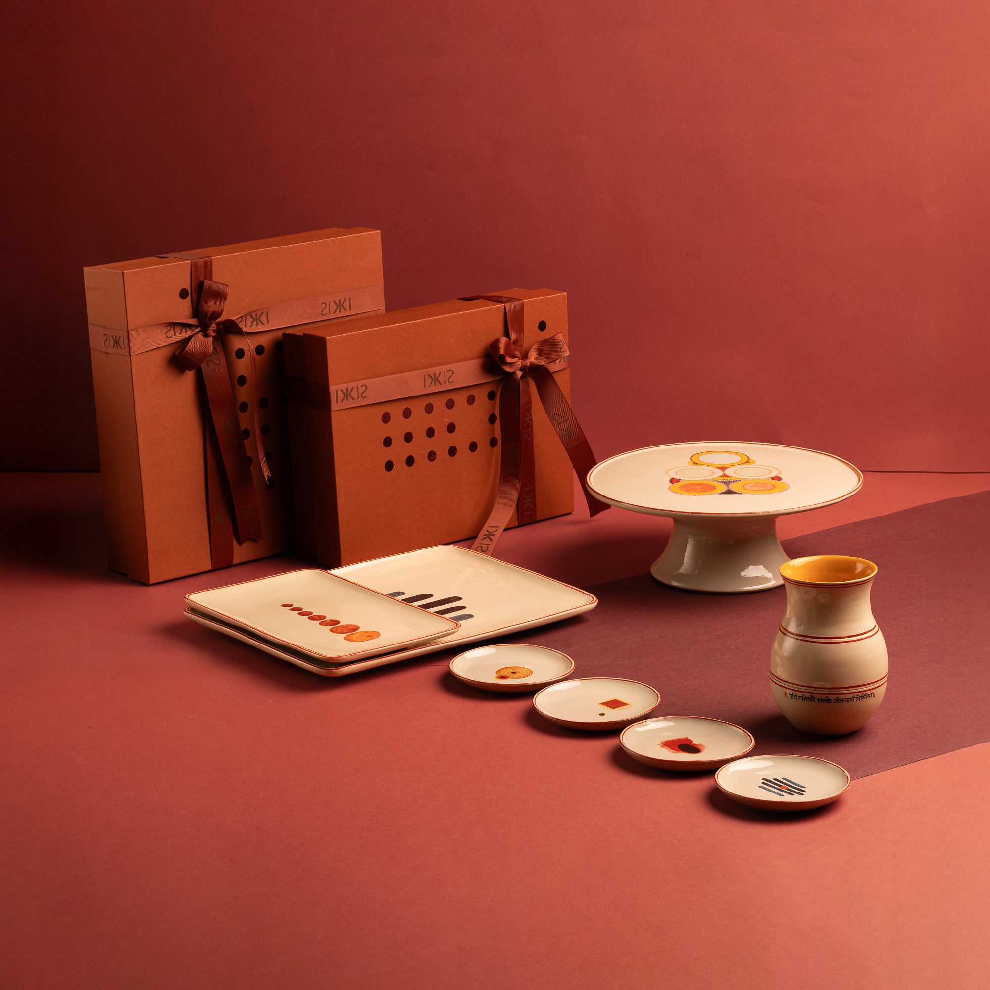 Tantra Cake Stand