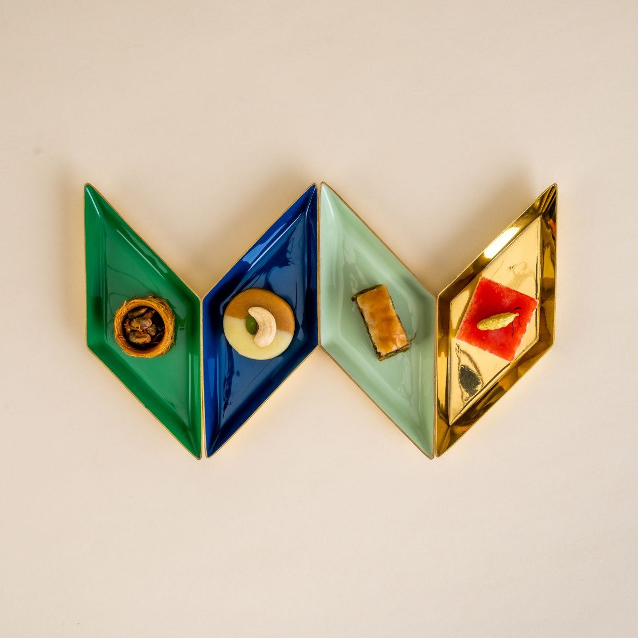 Hira Mini Plate (Set Of 4) Gift Box