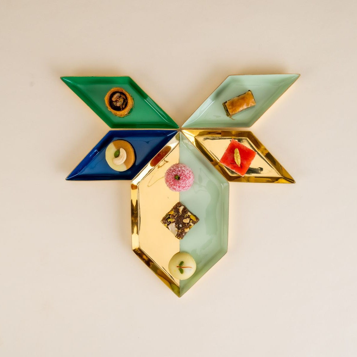 Hira Mini Plate (Set Of 4) Gift Box